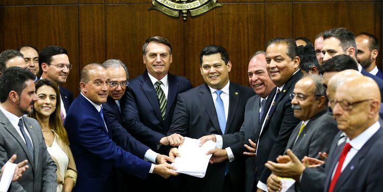 bolsonaro-alcolumbre-pacto-federativa-abr-marcelo-camargo