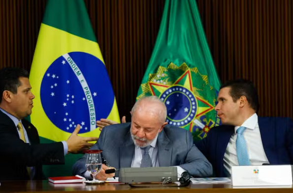Lula diz que tem ‘rusgas’ com Congresso, mas que parlamentares votaram ‘tudo que precisava’